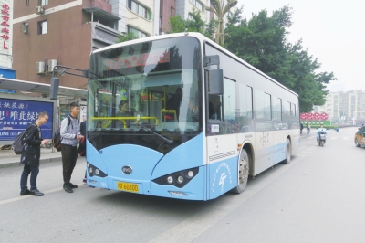 广安首批75辆纯电动公交车正式上线试运营