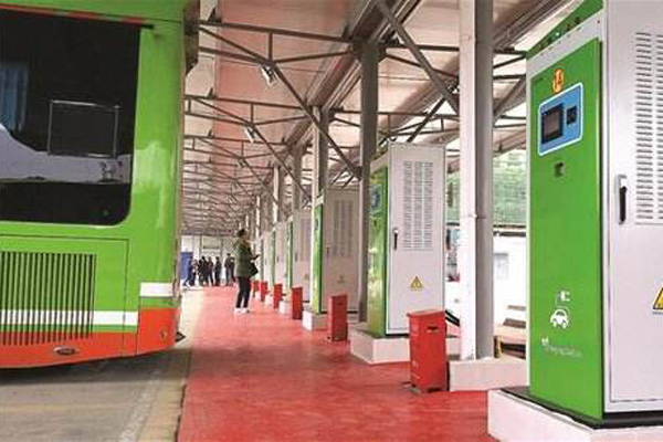 南宁公交公司充电站对外服务 每度电收0.7元服务费